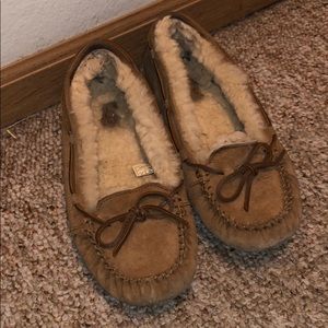 Ugg moccasin/slipper